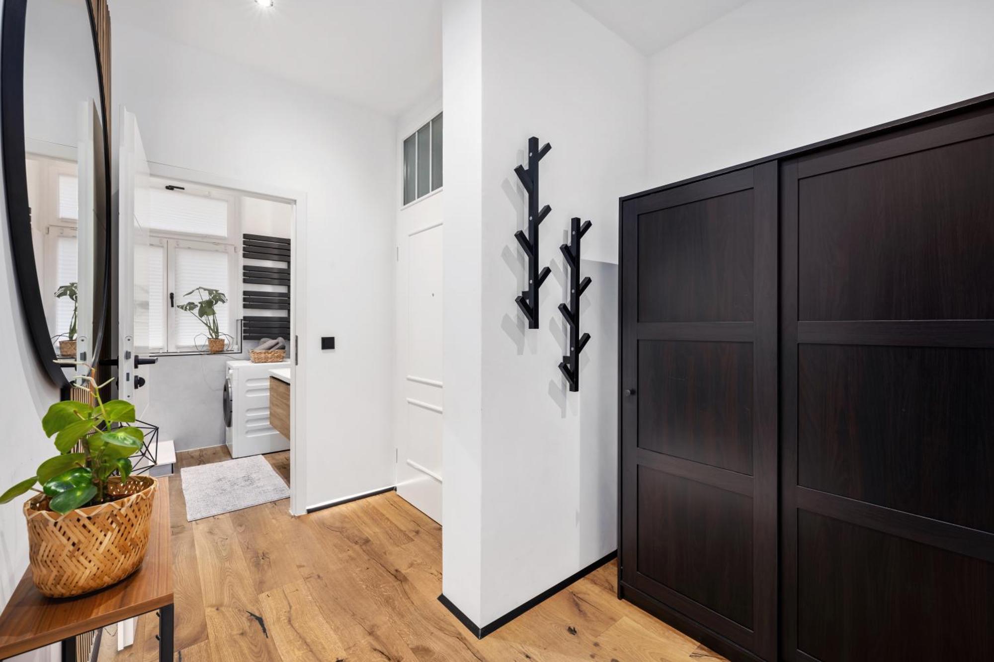 Edler Wohnraum Luxurioeses Stadtstudio Mit Balkon, Kaffeevollautomat & Klima Zwickau Exterior photo